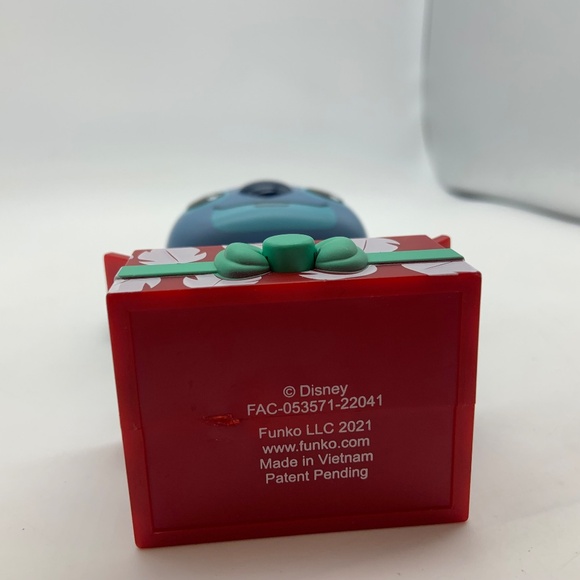Disney Funko Lilo and Stitch Pop-Up Greeting Ohana Means Family Figurine - Picture 12 of 13